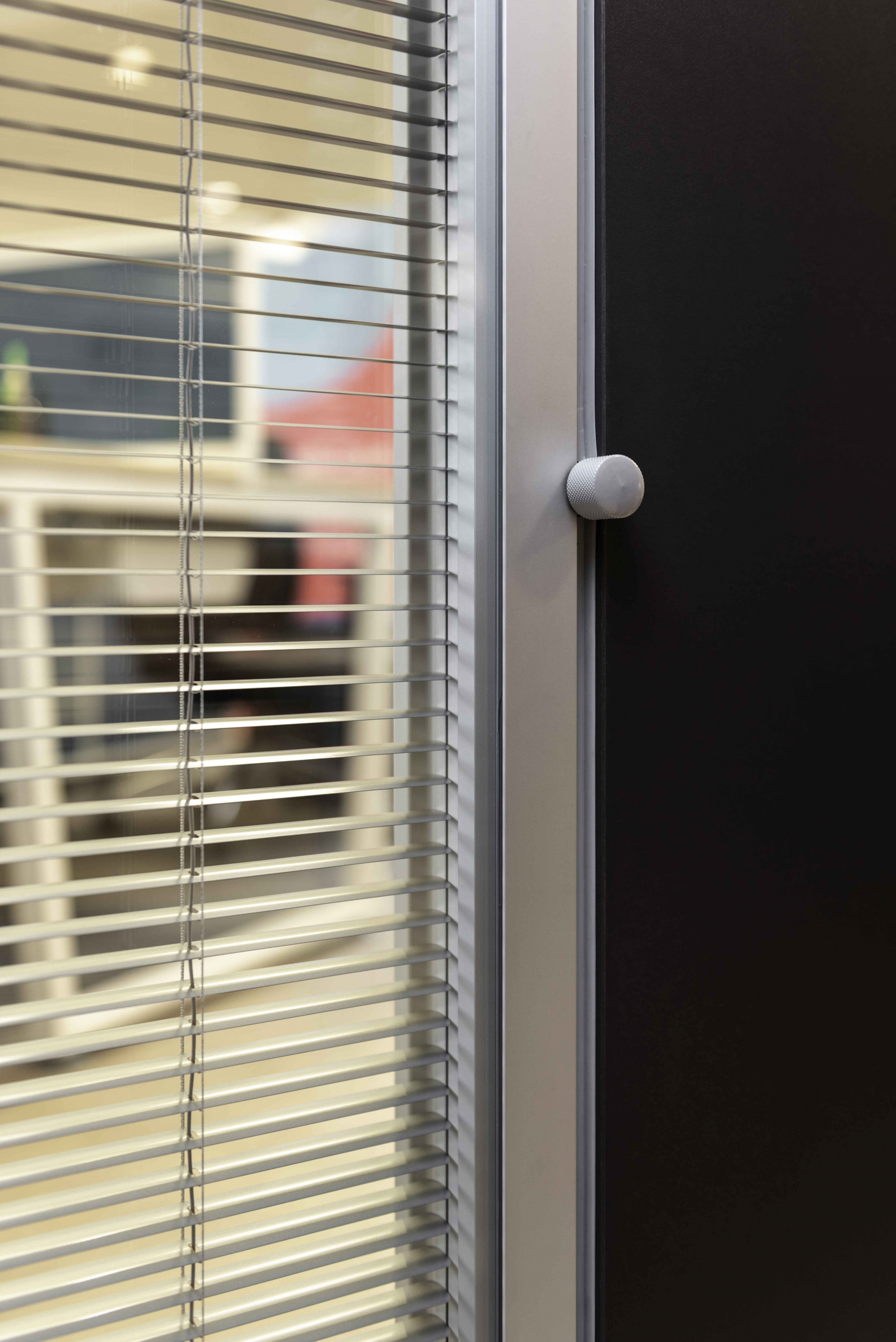 Persiana Entre Vidros